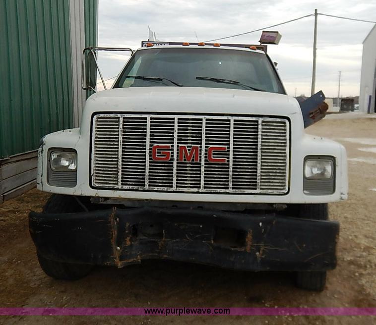 image for item BC9887 1992 GMC TopKick feed truck