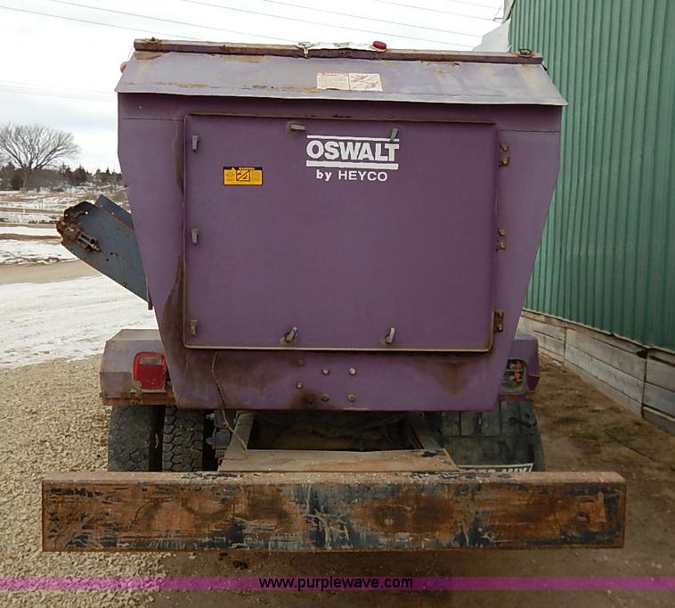 image for item BC9887 1992 GMC TopKick feed truck