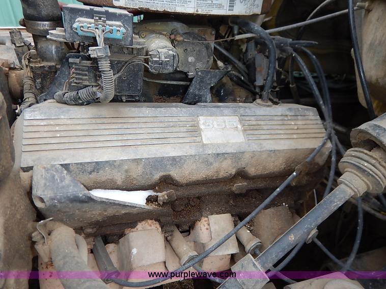 image for item BC9887 1992 GMC TopKick feed truck