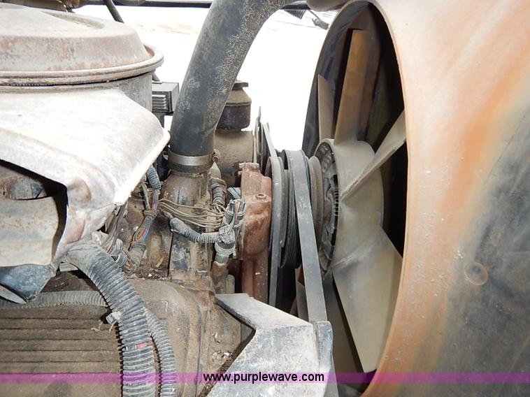 image for item BC9887 1992 GMC TopKick feed truck