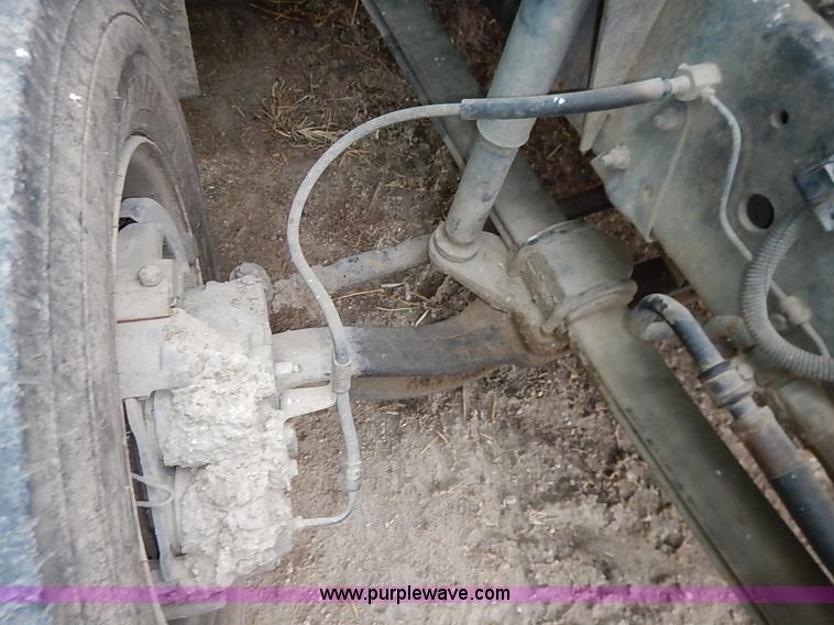 image for item BC9887 1992 GMC TopKick feed truck