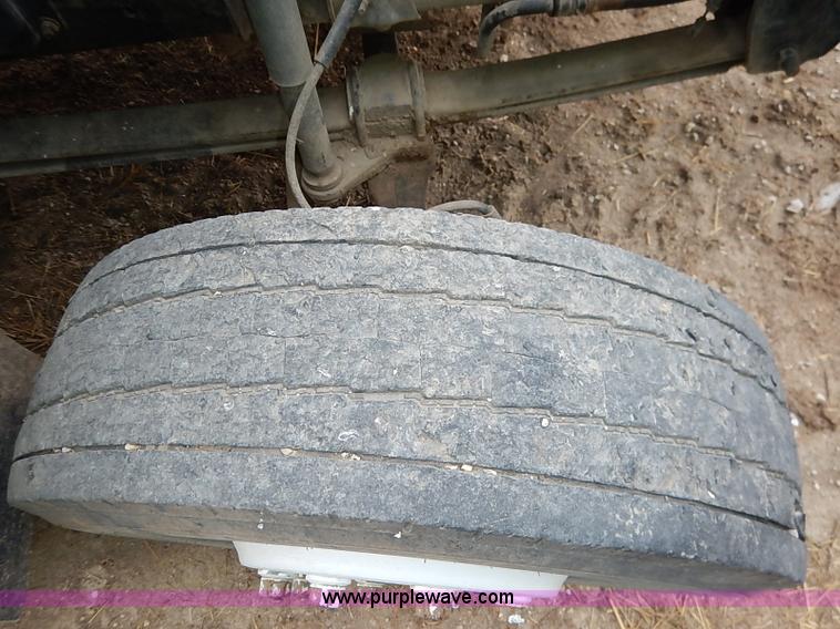 image for item BC9887 1992 GMC TopKick feed truck