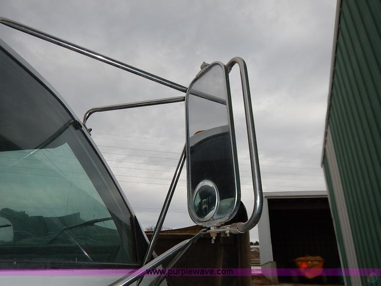 image for item BC9887 1992 GMC TopKick feed truck