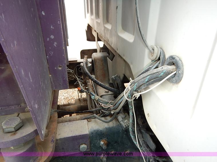 image for item BC9887 1992 GMC TopKick feed truck