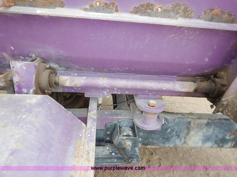 image for item BC9887 1992 GMC TopKick feed truck