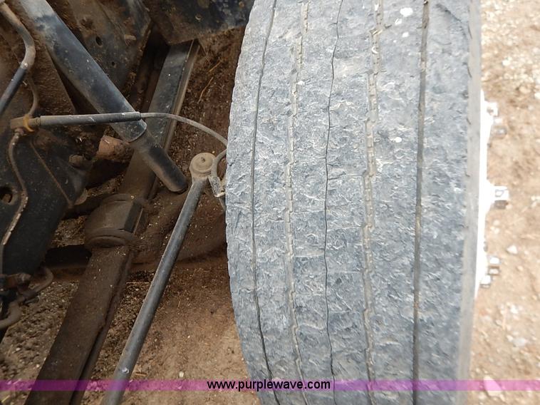 image for item BC9887 1992 GMC TopKick feed truck