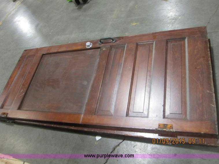 image for item D1354 (2) wood doors