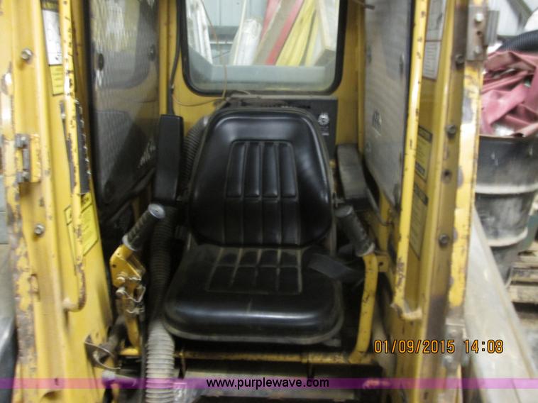 image for item D1368 1991 New Holland L555 Deluxe skid steer