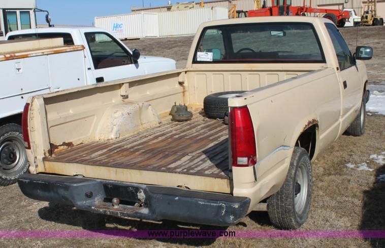 image for item F3424 1991 Chevrolet Cheyenne 1500 pickup truck