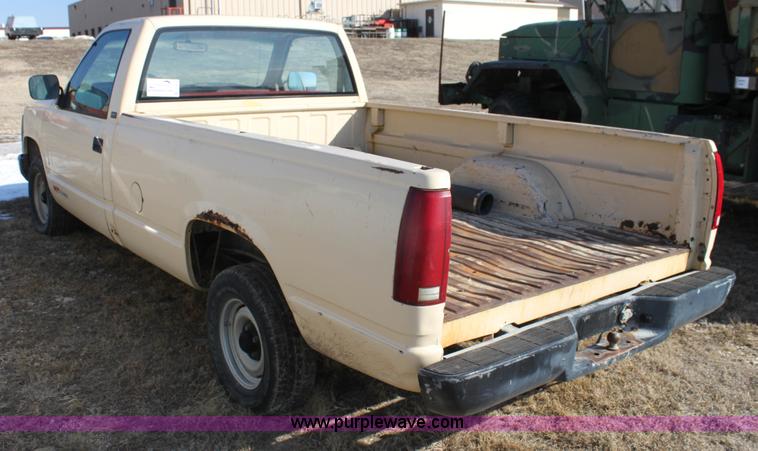 image for item F3424 1991 Chevrolet Cheyenne 1500 pickup truck