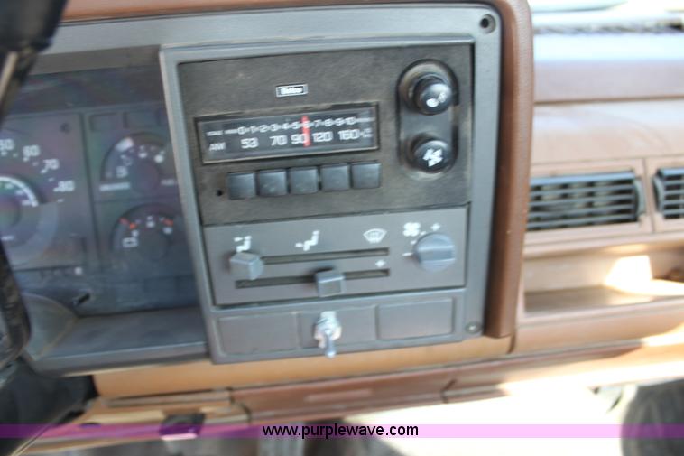 image for item F3424 1991 Chevrolet Cheyenne 1500 pickup truck