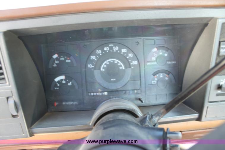 image for item F3424 1991 Chevrolet Cheyenne 1500 pickup truck