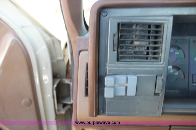 image for item F3424 1991 Chevrolet Cheyenne 1500 pickup truck