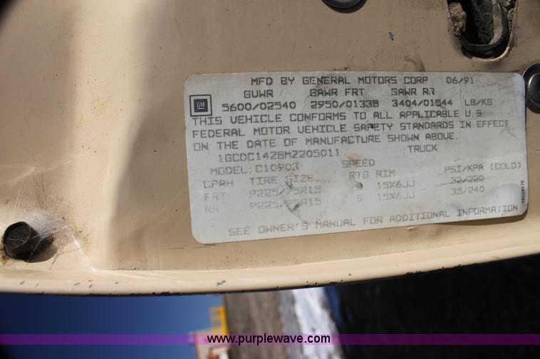 image for item F3424 1991 Chevrolet Cheyenne 1500 pickup truck