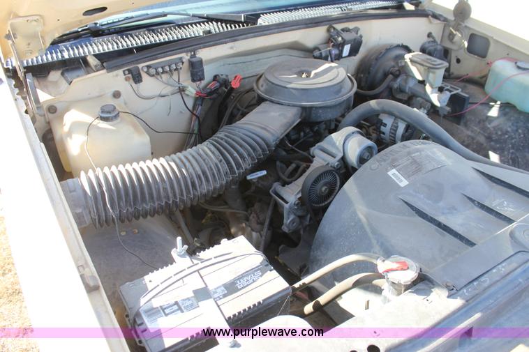 image for item F3424 1991 Chevrolet Cheyenne 1500 pickup truck