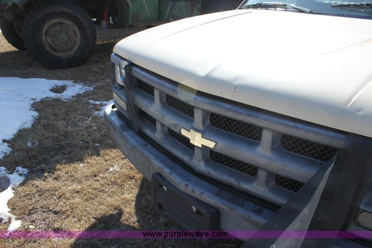 image for item F3424 1991 Chevrolet Cheyenne 1500 pickup truck