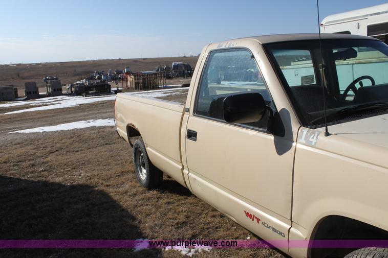 image for item F3424 1991 Chevrolet Cheyenne 1500 pickup truck
