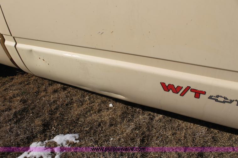 image for item F3424 1991 Chevrolet Cheyenne 1500 pickup truck