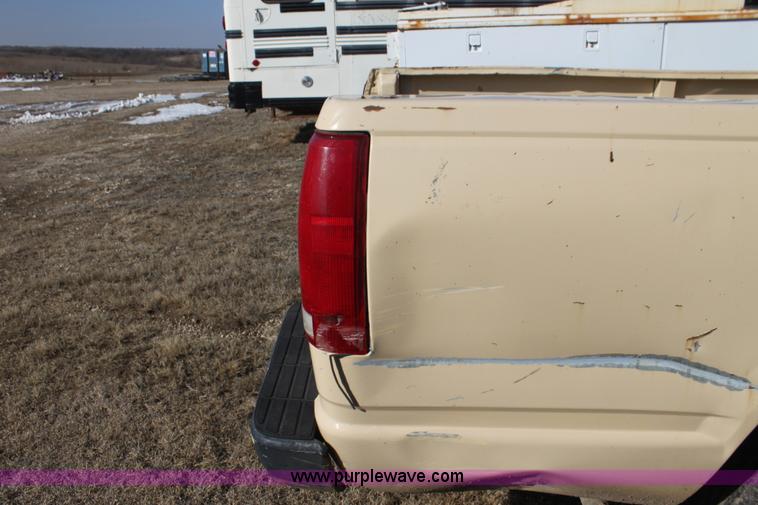 image for item F3424 1991 Chevrolet Cheyenne 1500 pickup truck