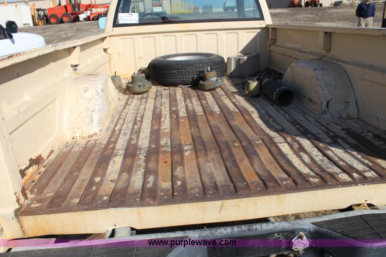 image for item F3424 1991 Chevrolet Cheyenne 1500 pickup truck