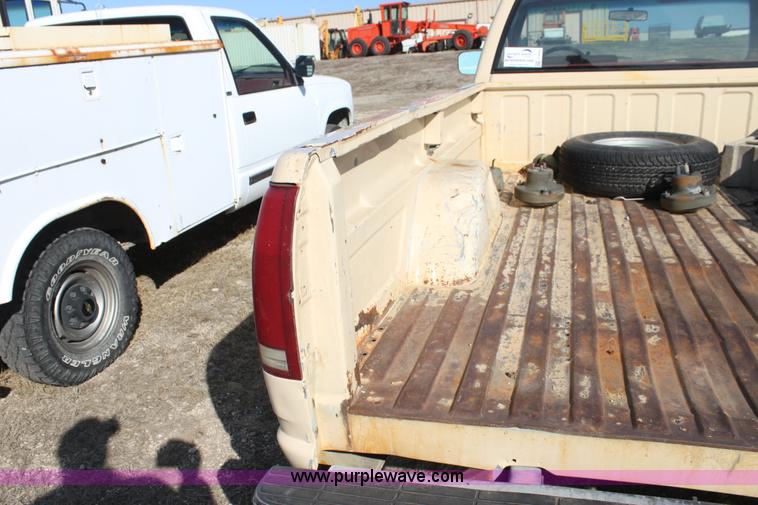 image for item F3424 1991 Chevrolet Cheyenne 1500 pickup truck