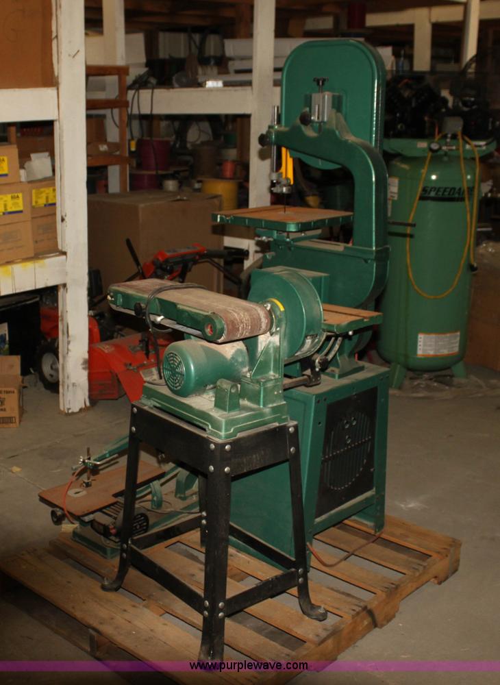 image for item F3430 Assorted woodworking equipment