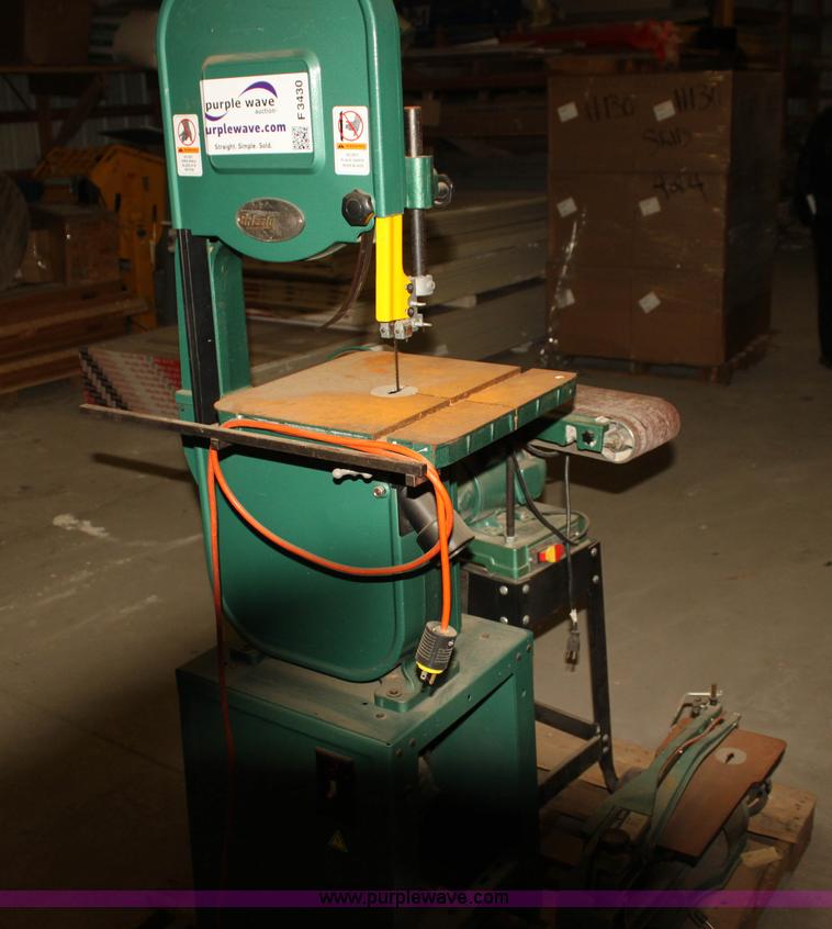 image for item F3430 Assorted woodworking equipment