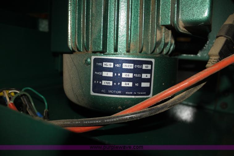 image for item F3430 Assorted woodworking equipment