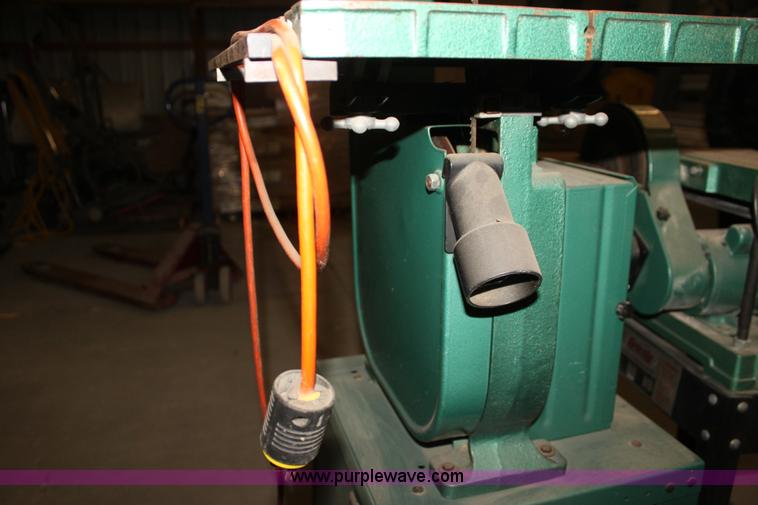 image for item F3430 Assorted woodworking equipment