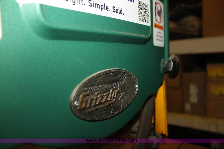 image for item F3430 Assorted woodworking equipment