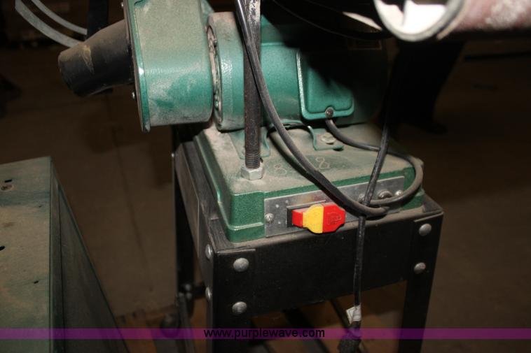 image for item F3430 Assorted woodworking equipment