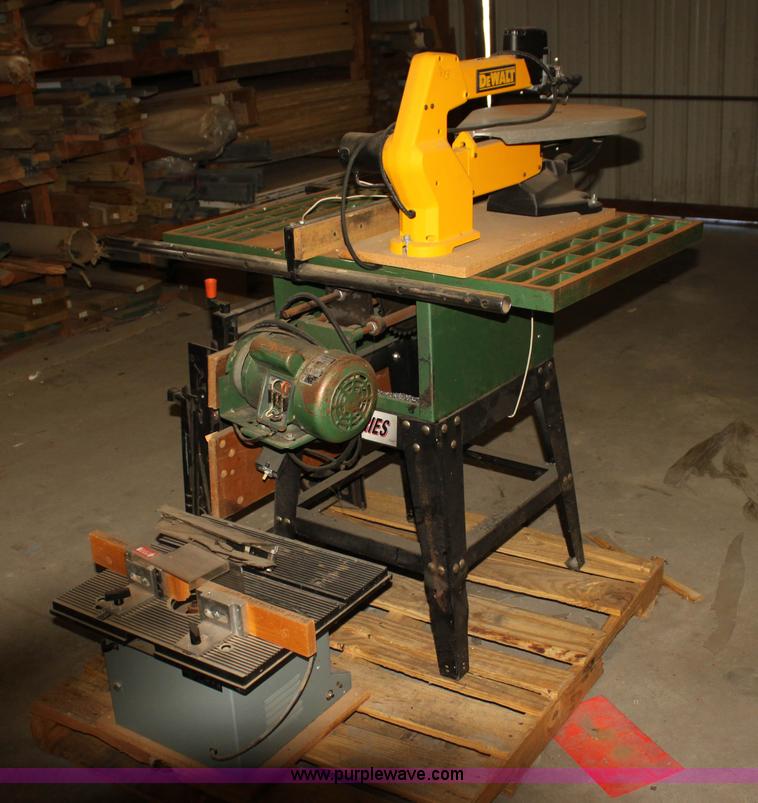 image for item F3430 Assorted woodworking equipment