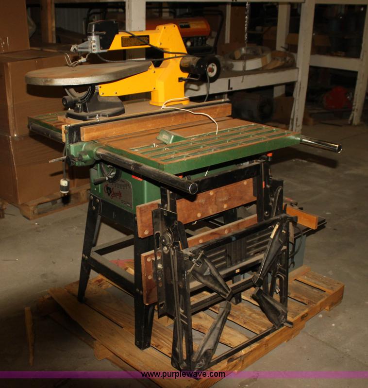 image for item F3430 Assorted woodworking equipment
