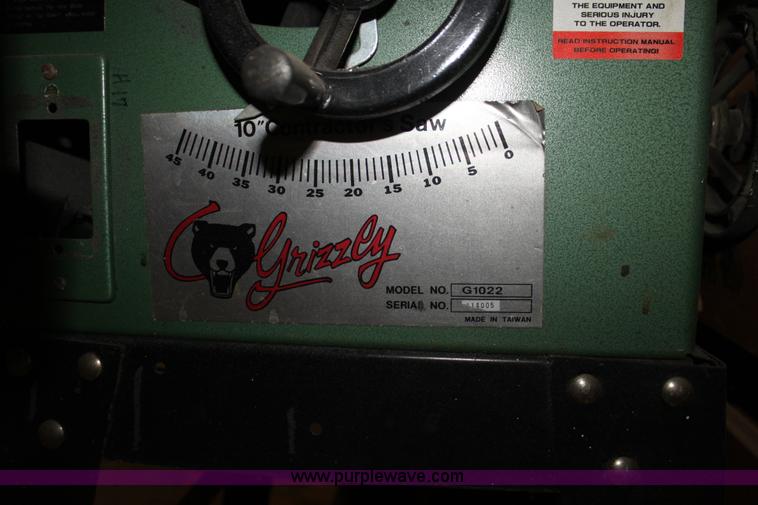 image for item F3430 Assorted woodworking equipment