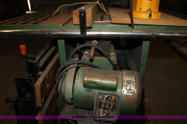 image for item F3430 Assorted woodworking equipment