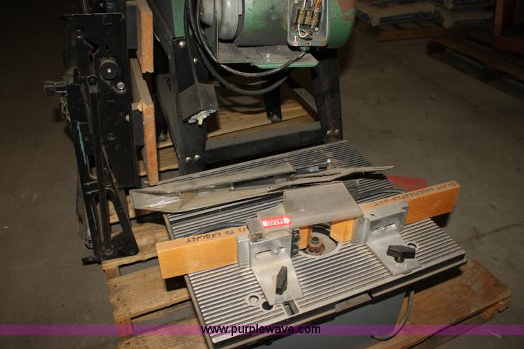image for item F3430 Assorted woodworking equipment