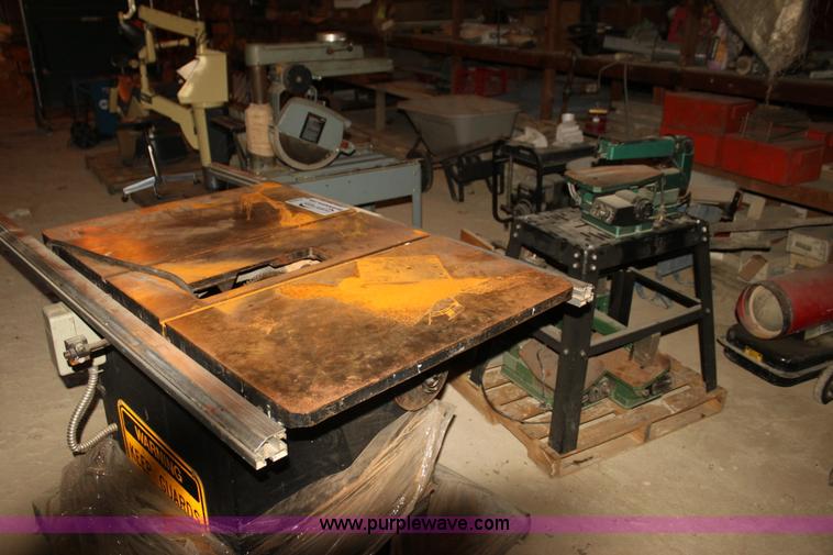 image for item F3432 Assorted shop equipment