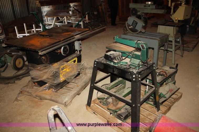 image for item F3432 Assorted shop equipment
