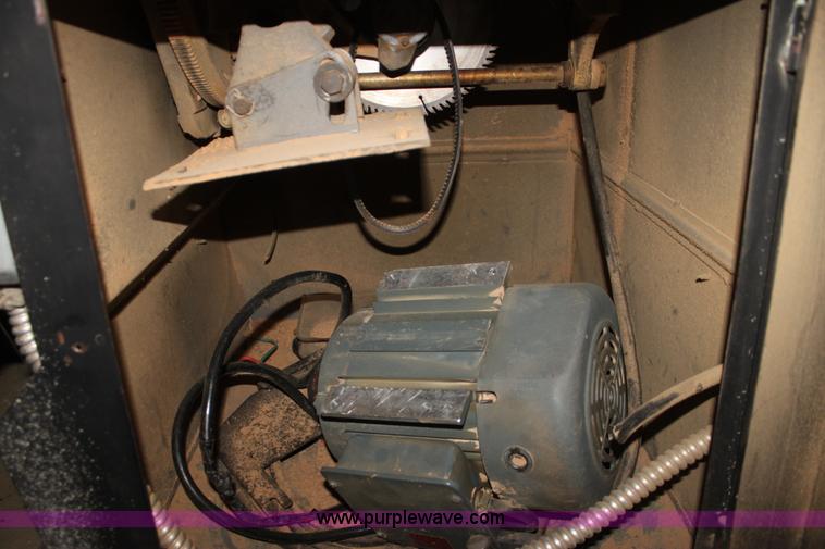 image for item F3432 Assorted shop equipment