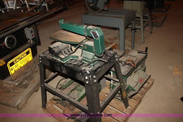 image for item F3432 Assorted shop equipment