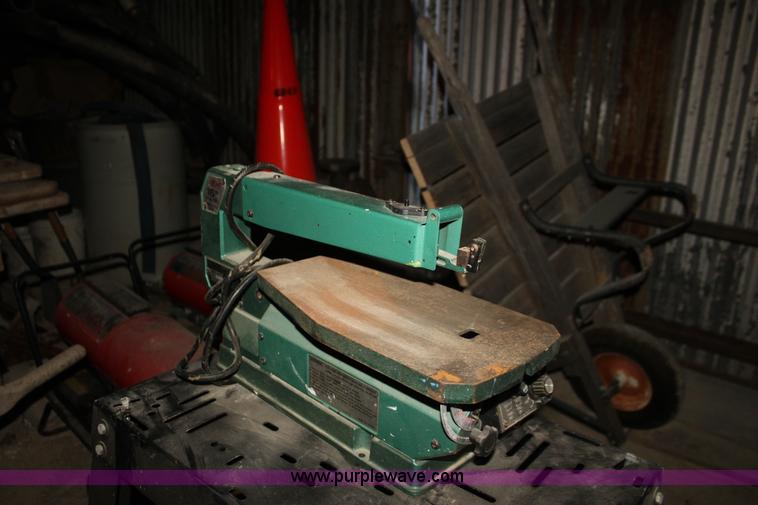 image for item F3432 Assorted shop equipment