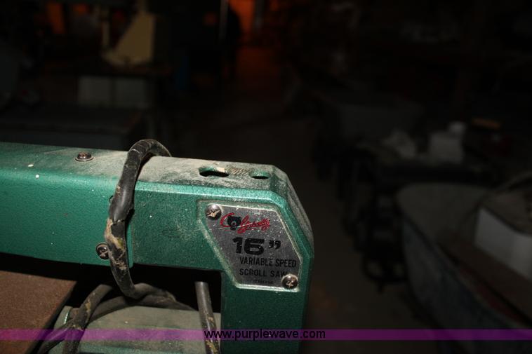 image for item F3432 Assorted shop equipment