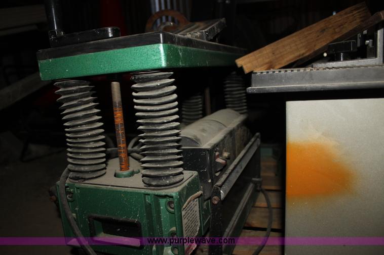 image for item F3432 Assorted shop equipment