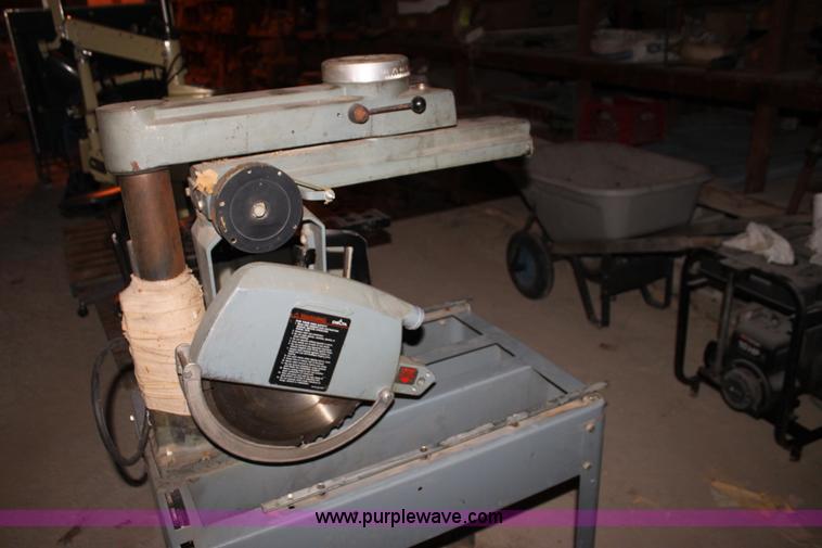 image for item F3432 Assorted shop equipment