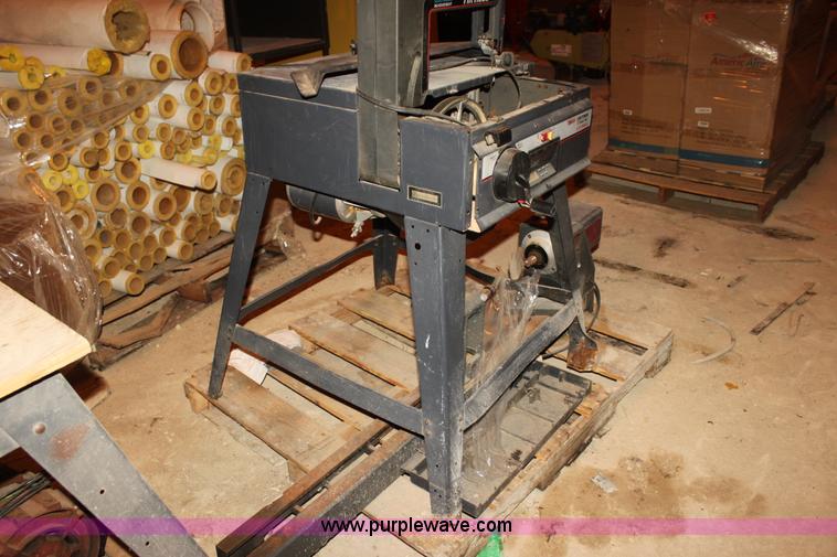 image for item F3432 Assorted shop equipment