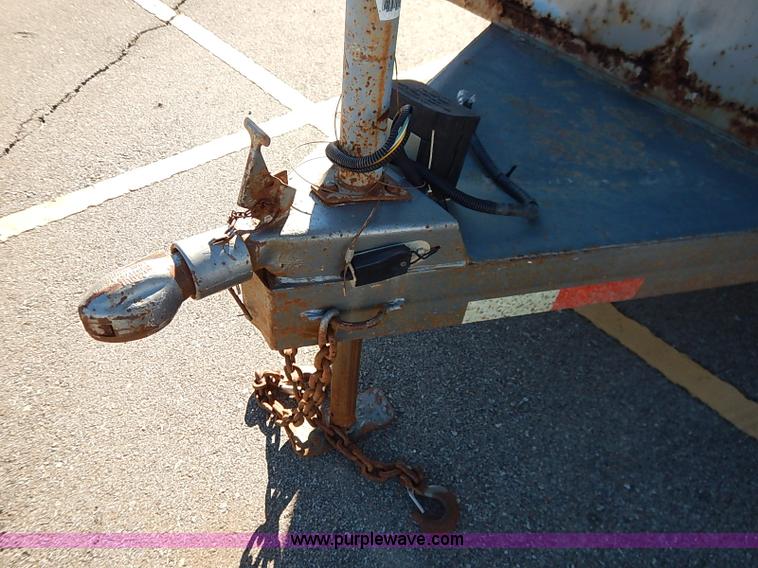 image for item I5179 2000 Liberty 16' stock trailer