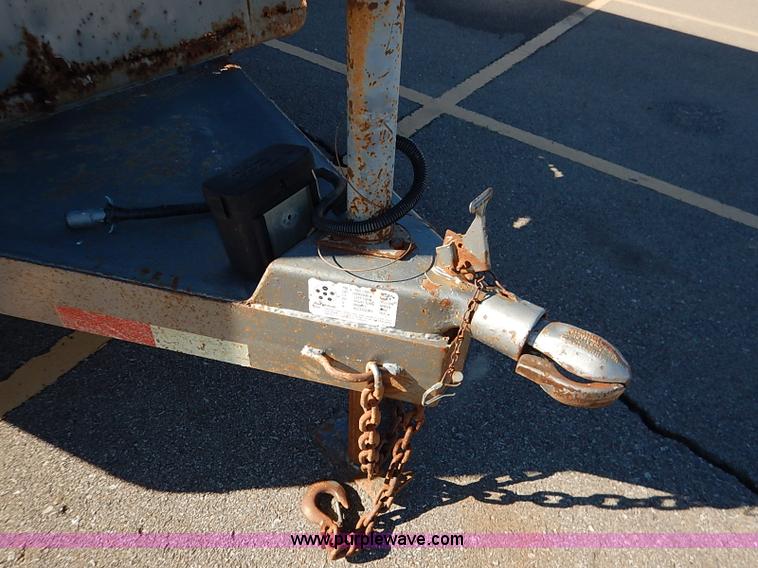 image for item I5179 2000 Liberty 16' stock trailer