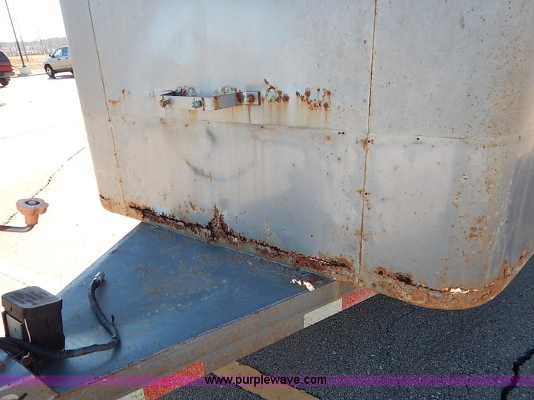 image for item I5179 2000 Liberty 16' stock trailer