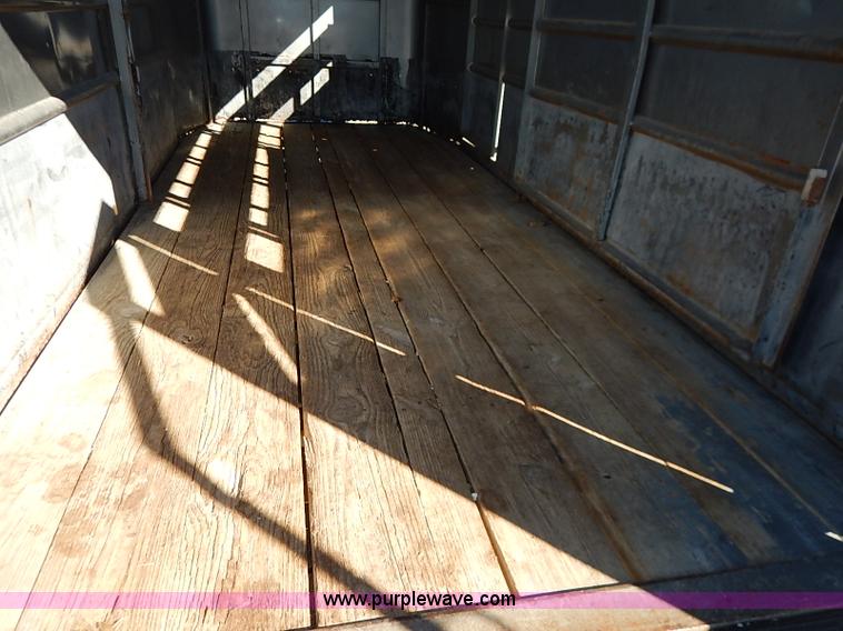 image for item I5179 2000 Liberty 16' stock trailer