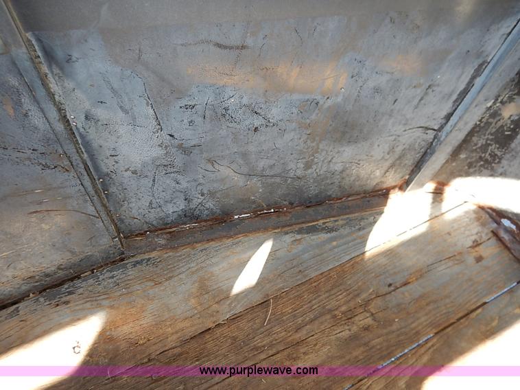 image for item I5179 2000 Liberty 16' stock trailer